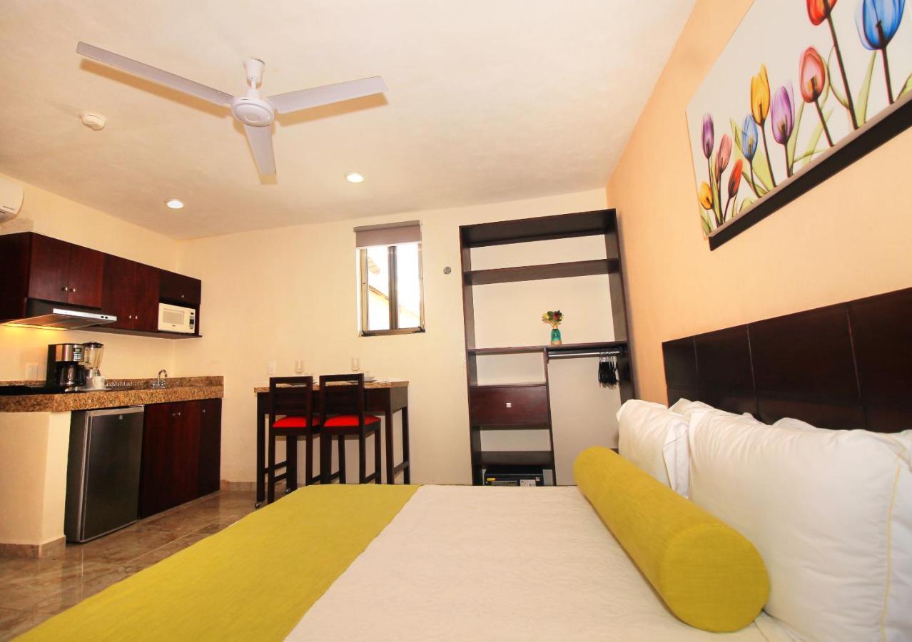 Papagayo Hotel Boutique Playa del Carmen Eksteriør bilde A typical studio at the hotel