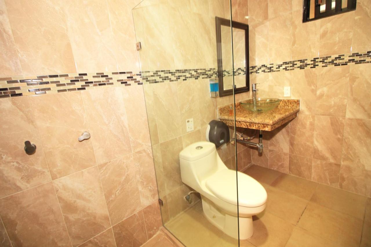 Papagayo Hotel Boutique Playa del Carmen Eksteriør bilde Bathroom